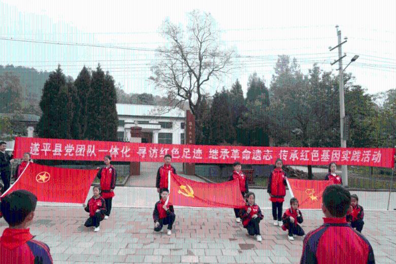 霍英东纪念馆开幕霍家三代齐聚!郭晶晶稳坐长媳之位,儿子更亮眼
